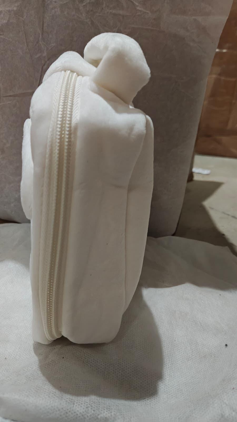 Bolsa de peluche blanca cinnamon roll