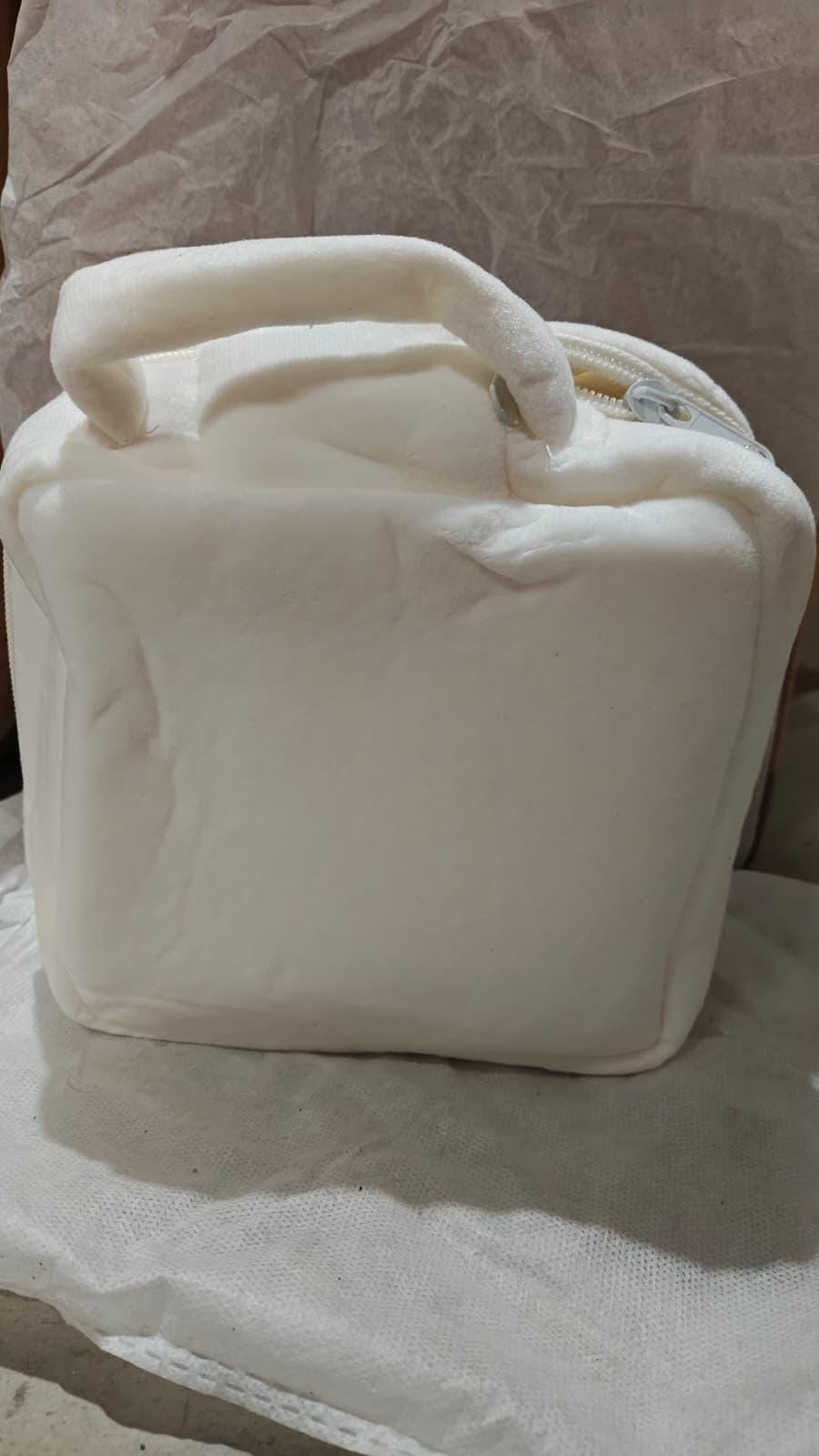 Bolsa de peluche blanca cinnamon roll