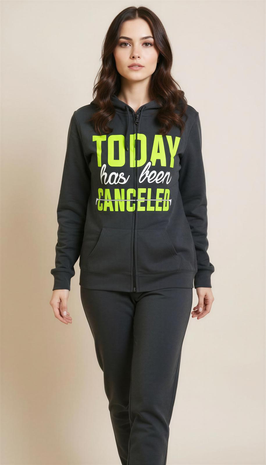 sueter negro de cierre abierto para mujer