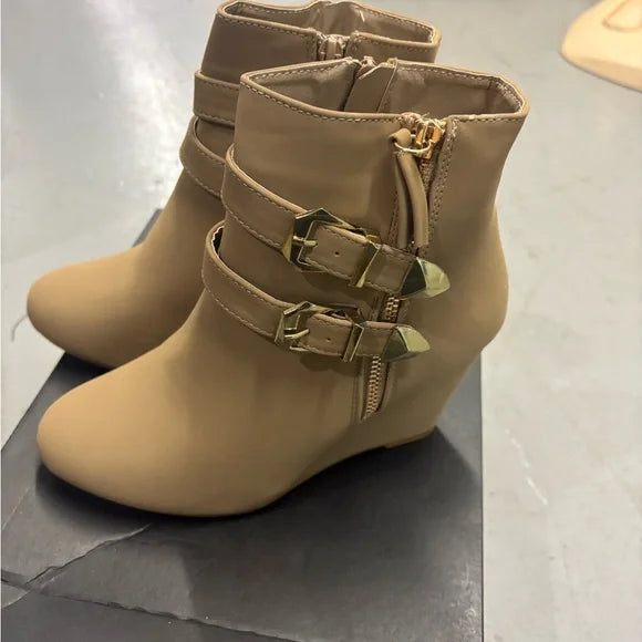 Elegant floral black lace dress with a classic design. Perfect for any occasion.