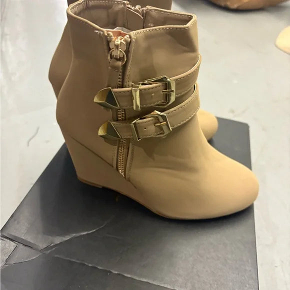 Elegant floral black lace dress with a classic design. Perfect for any occasion.