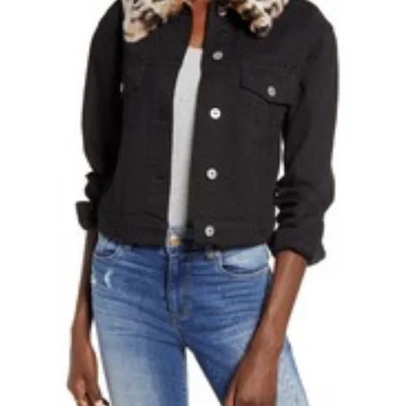 Stylish Black Jean Jacket with Faux Fur Collar