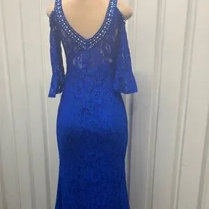 Elegant Blue Lace Cold Shoulder Dress